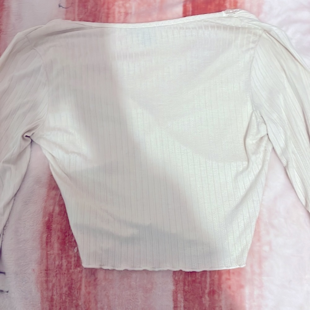 White blouse - Picture 4 of 4